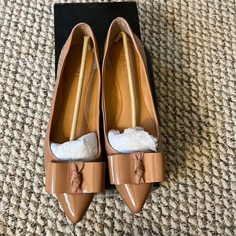 j. Crew parent bow emery flats